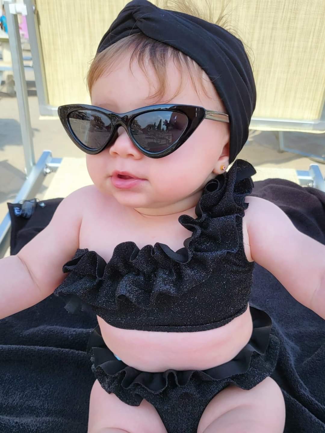 Black glitter one-shoulder bikini for girls